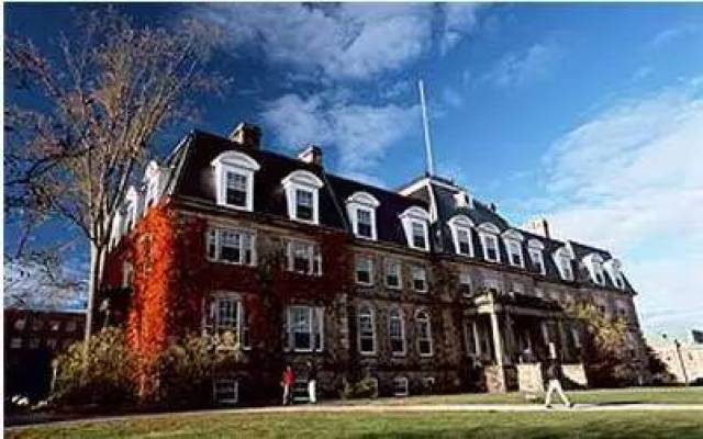 知名学府 新不伦瑞克大学(2017年加拿大综合类大学排名第6)