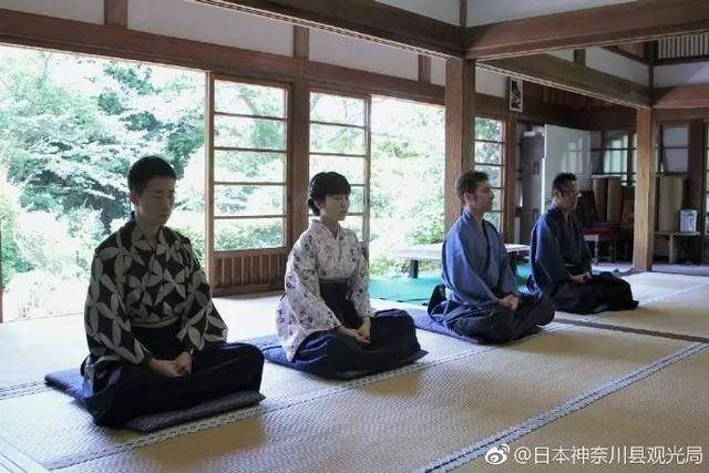日本神奈川县可以体验真正武士生活 打坐,练木刀,试刀