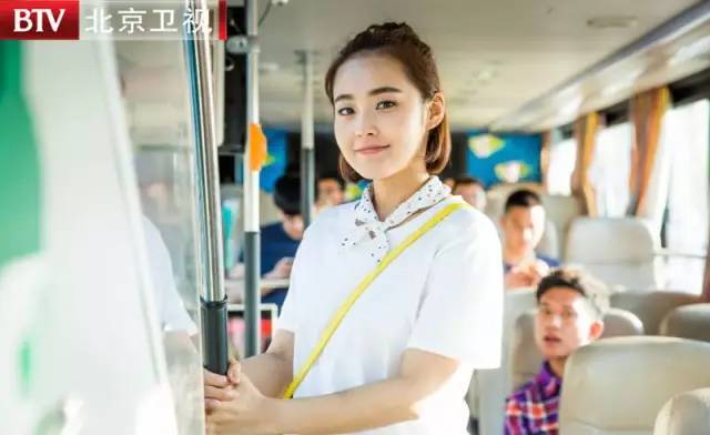 北京卫视《我的老爸是奇葩》热播 张佳宁重返十八岁演绎"成长的烦恼"