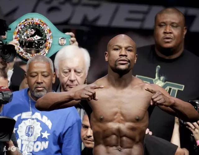 预测 | 跨界大战一触即发,嘴炮康纳和金钱梅威瑟,你更支持谁?