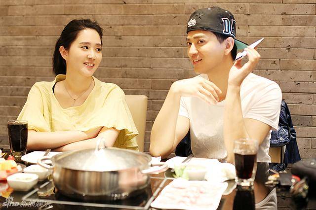 不知道作为妈妈的王妤娴,会不会吃女儿的醋呢,毕竟朵朵可是抢走了她家