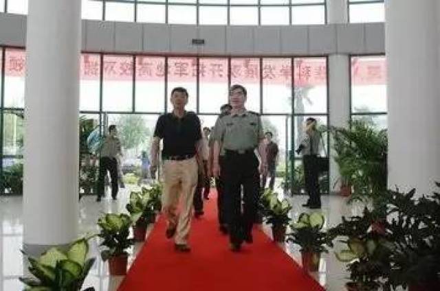 高村走出的将军:任富兴