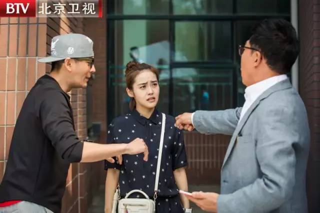 北京卫视《我的老爸是奇葩》热播 张佳宁重返十八岁演绎