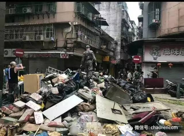 台风天鸽过后中国人民解放军进入澳门救灾现场图