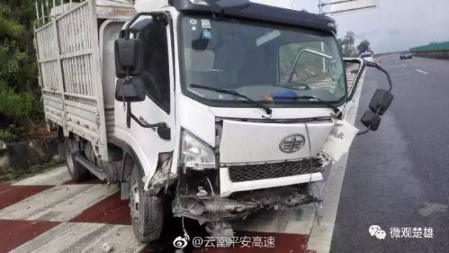 昆石高速发生车祸5人现场死亡,昆楚,昆玉,昆武,楚大发生交通事故(视频