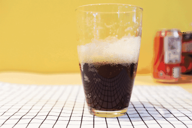 接下来你们即将看到的是一波不正经的可乐