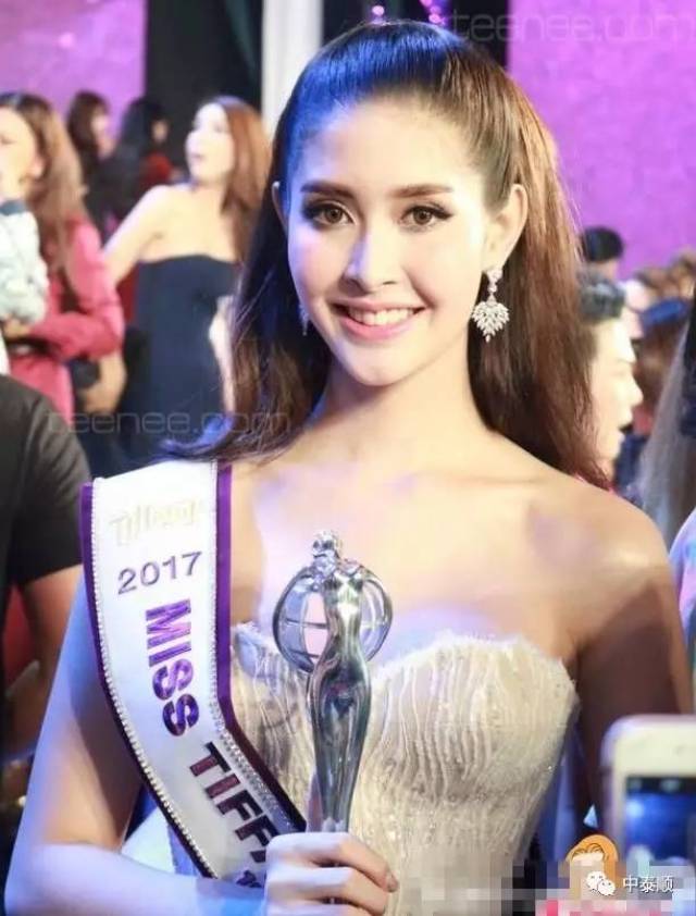 2017蒂芬妮大赛变性网红yoshi夺冠