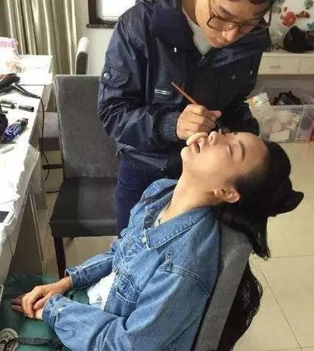 奇葩妹子的9个抓拍瞬间,最后一个千万别停药!
