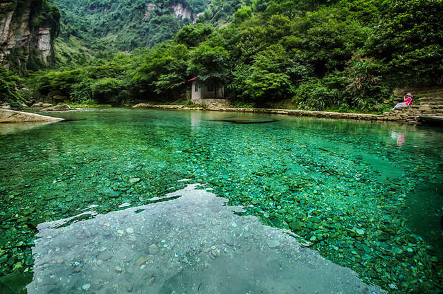 5小时)集险峰怪石,飞瀑流泉为一体的山丘型旅游地.