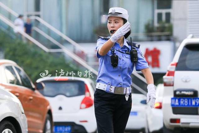 【创文】这位泸州女辅警长每日4次值守,只为你平安出行