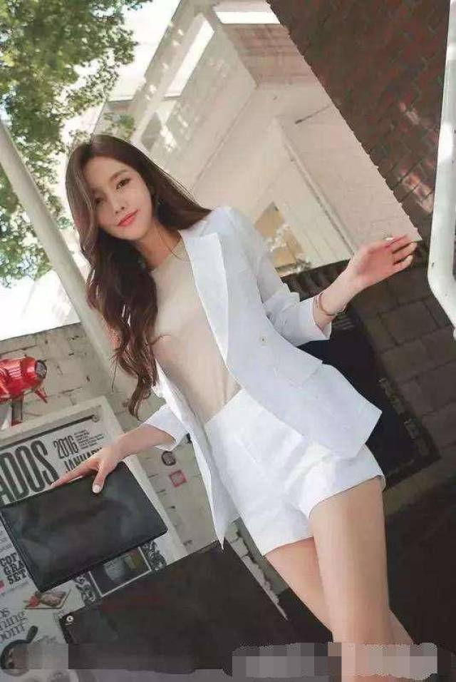 搞笑组图:在燥热的夏天,看到这样的美女,瞬间就感觉清凉了