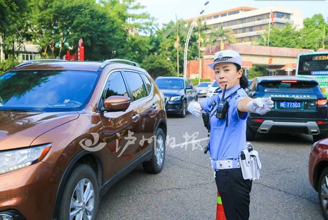 【创文】这位泸州女辅警长每日4次值守,只为你平安出行