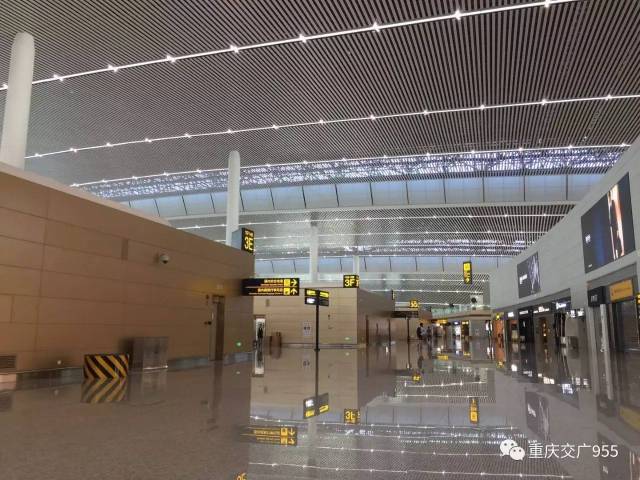 重庆机场t3a航站楼今天启用,交通广播现场直播"从重庆
