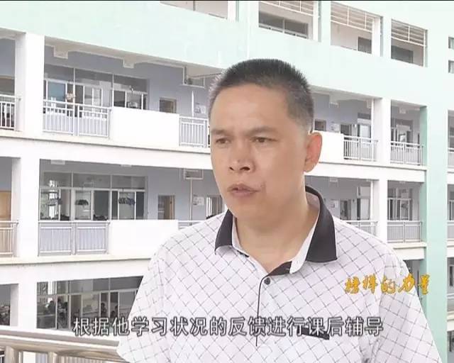 仁化中学的谢普纲老师毕业于名校又分配到了仁中母校.