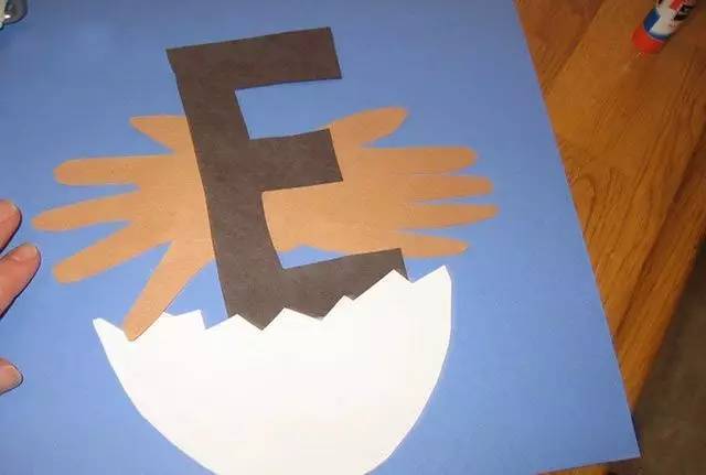 【菠萝树为爱陪伴·每周一diy】字母e手工 老鹰贴画