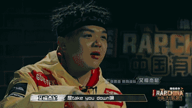 摔话筒指在表演或演讲结束之际 故意地摔掉或扔掉麦克风的举动 一方面
