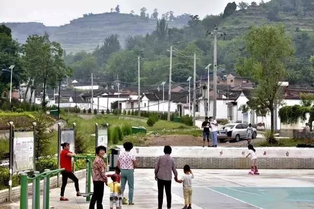 天水麦积区甘泉镇位于天水市东南部,距天水麦积区城区15公里,是通往