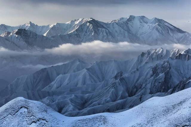 雪满昆仑路