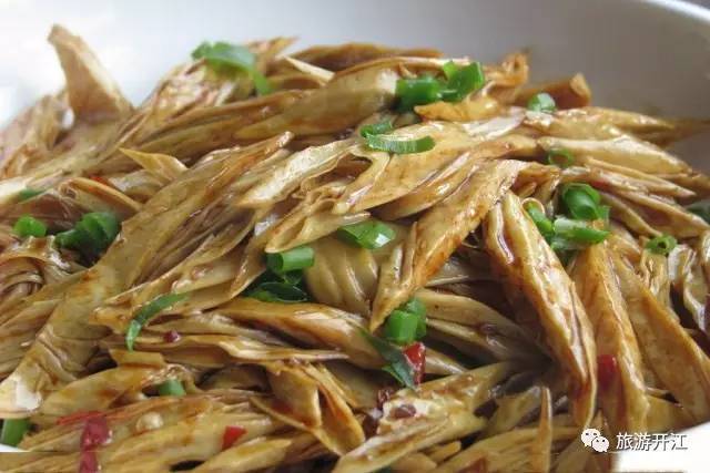 3 清炒豆笋做法  1,首先