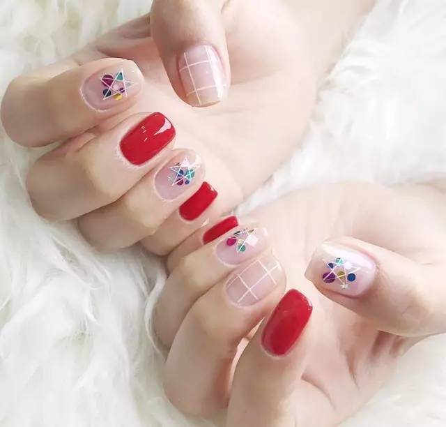 什么样的手适合什么样的指甲形状 645a4f9fb410413c9c2512272f2e8da0.jpeg