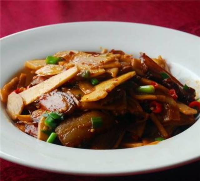 8笋烧腊肉
