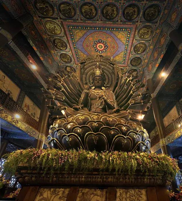 上个世纪六十年代,大佛寺里的观音像被毁.