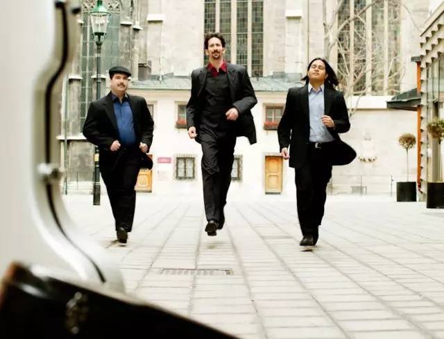 【音乐】古典吉他三重奏演绎贝多芬《悲怆奏鸣