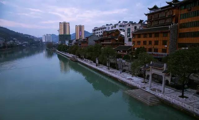 没错, 它就是 石阡,闻名全国的温泉之乡, 一座和谐兴旺,环境优美