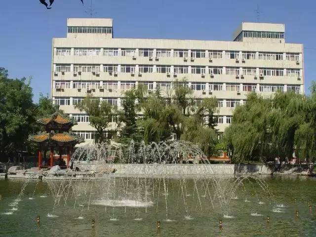 北京校区又分为主校区和东校区,北京交通大学与北京电力学院于2000年
