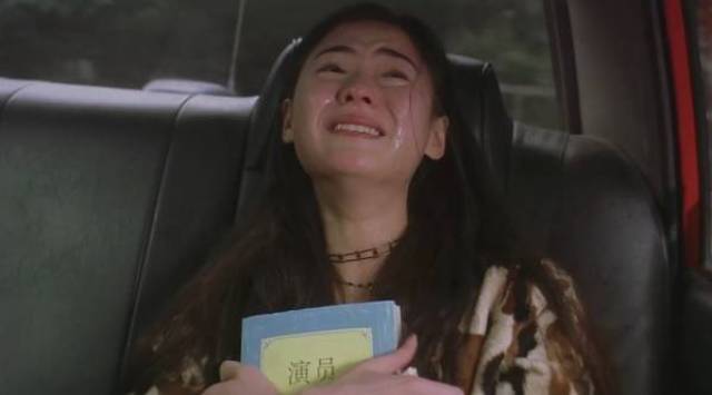 不过也是啊,伤心的时候哪管得了美丑 其实张柏芝早期拍的电影哭戏都