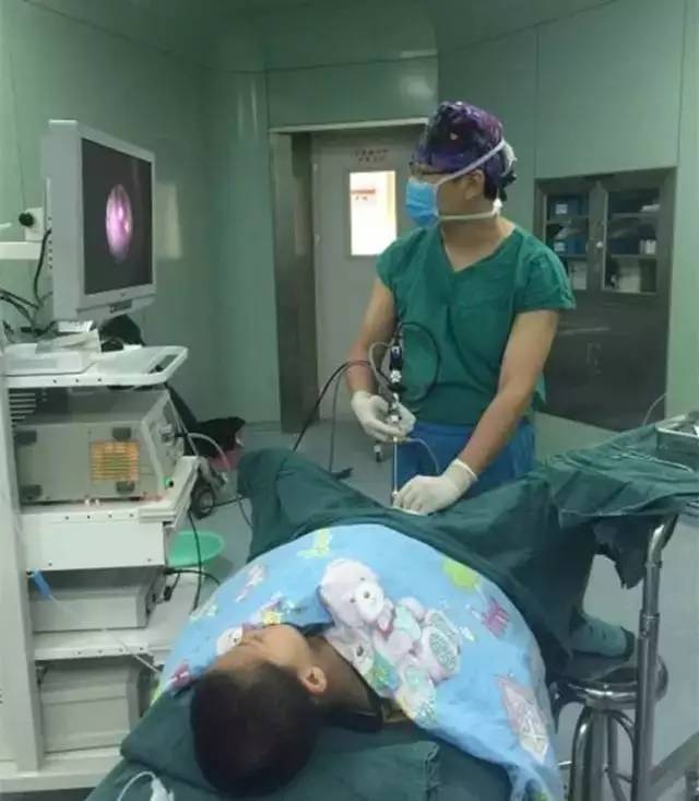 11岁小男孩把26颗磁珠塞进自己"小弟弟".医生切开膀胱,惊呆了!