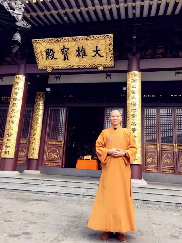 四年佛学院,二十年上海玉佛寺,十年地藏古寺,亲历过上海延安路高架