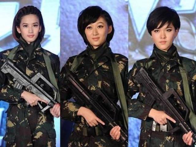 讲述解放军东南军区高层决定选拔组建一支代号为"火凤凰"的女子特战队