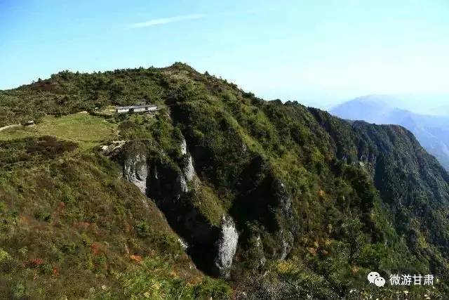 长坝有圣境,巍巍青龙山