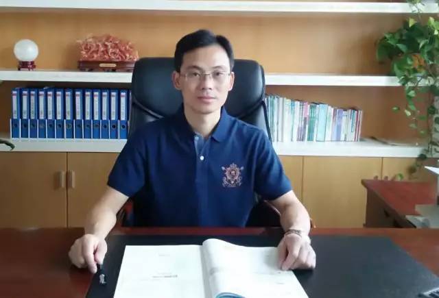 桐乡市凤鸣同福初级中学校长 吴建强