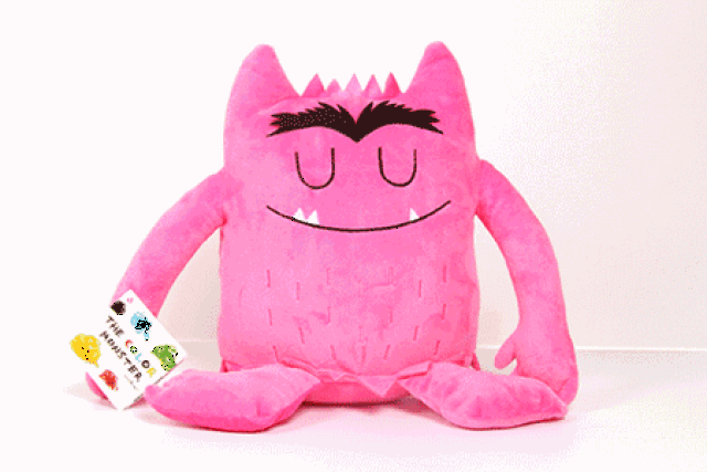 世界各地大,小朋友的喜爱,不单书翻译成了各种语言,公仔和小怪兽的