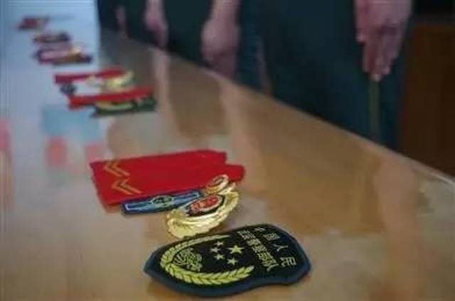 【关注】武警淄博支队:百余名老兵光荣退伍返乡