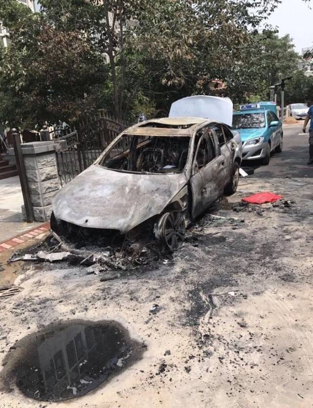 奔驰烧了,车主火了!究竟发生了什么?