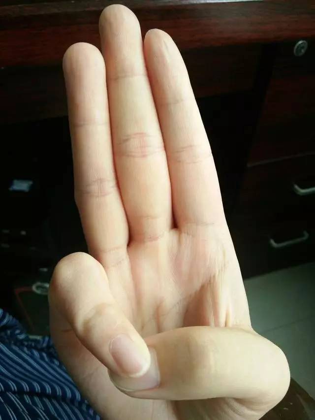 【挑战】高难度的手指动作,能做出第6个动作算我输