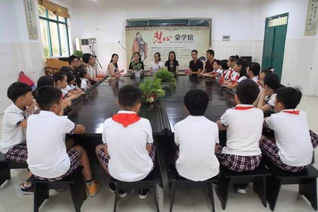 情系母校 薪火相传——文澜小学第一届优秀学子探访母校