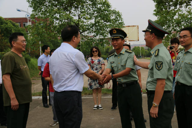 9月1日下午,学校党委书记付宏渊以及其他校领导和学校各职能处室领导