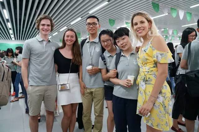 经管学院迎新 | 推开那扇门--2017经管学院迎新