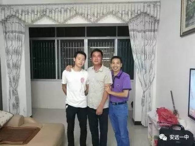 酷暑温情 家校合作 ——安远一中家访传递正能量