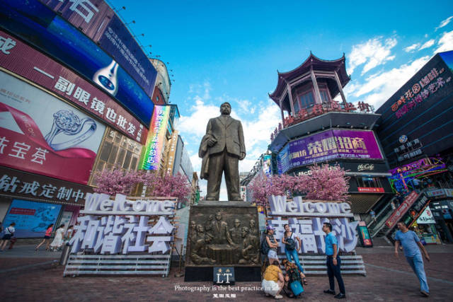 美女云集的黄兴街,是长沙年轻人最喜欢的街道之一