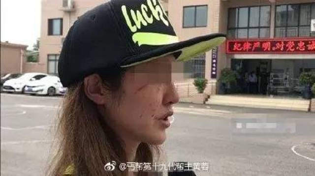 美女主播在自家小区被人暴打,竟是因为“暖男”大金毛……