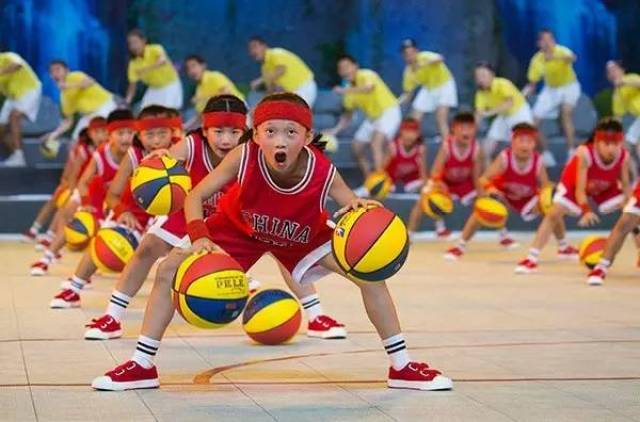 【特别关注】励志奋进 追梦中国 第十三届全国学生运动会昨晚开幕