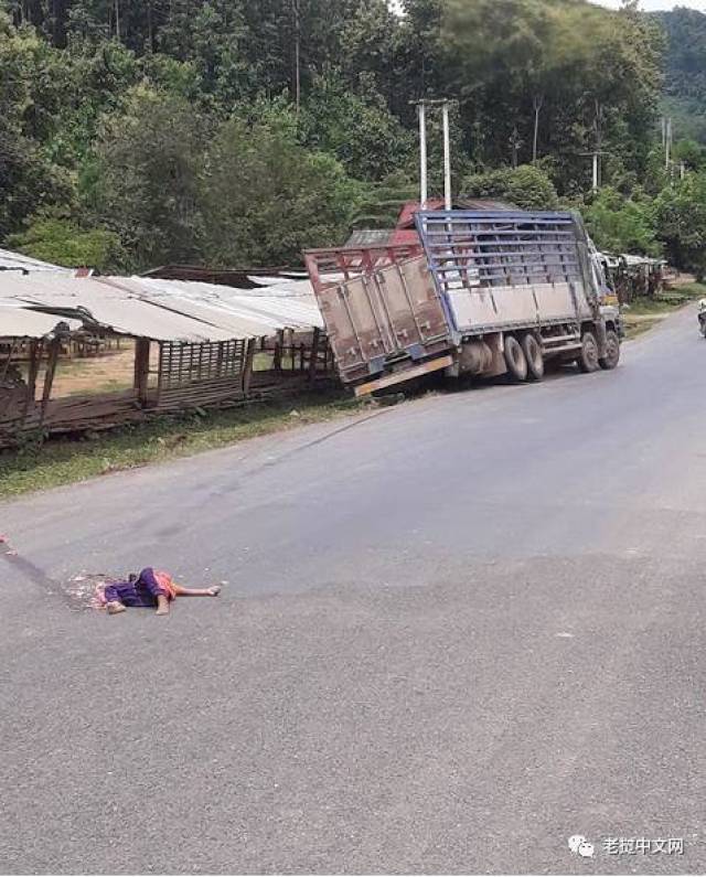现在被撞的小孩躺在路上,脑浆一地,惨不忍睹.