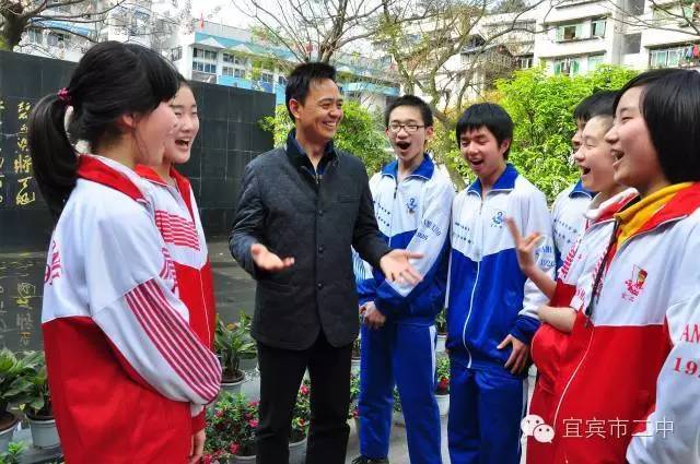 中国校服6大经典款和宜宾10大校服比拼!这些你都