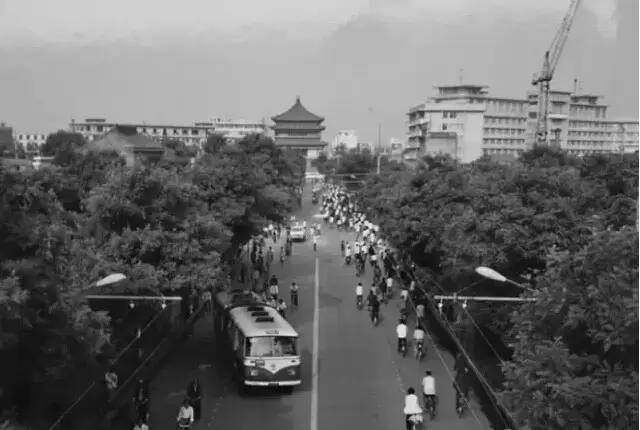 30年前的西安老照片,看懂的人都老了.