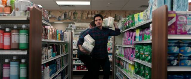 斯嘉丽·约翰逊演的这部R级片,国内注定看不了